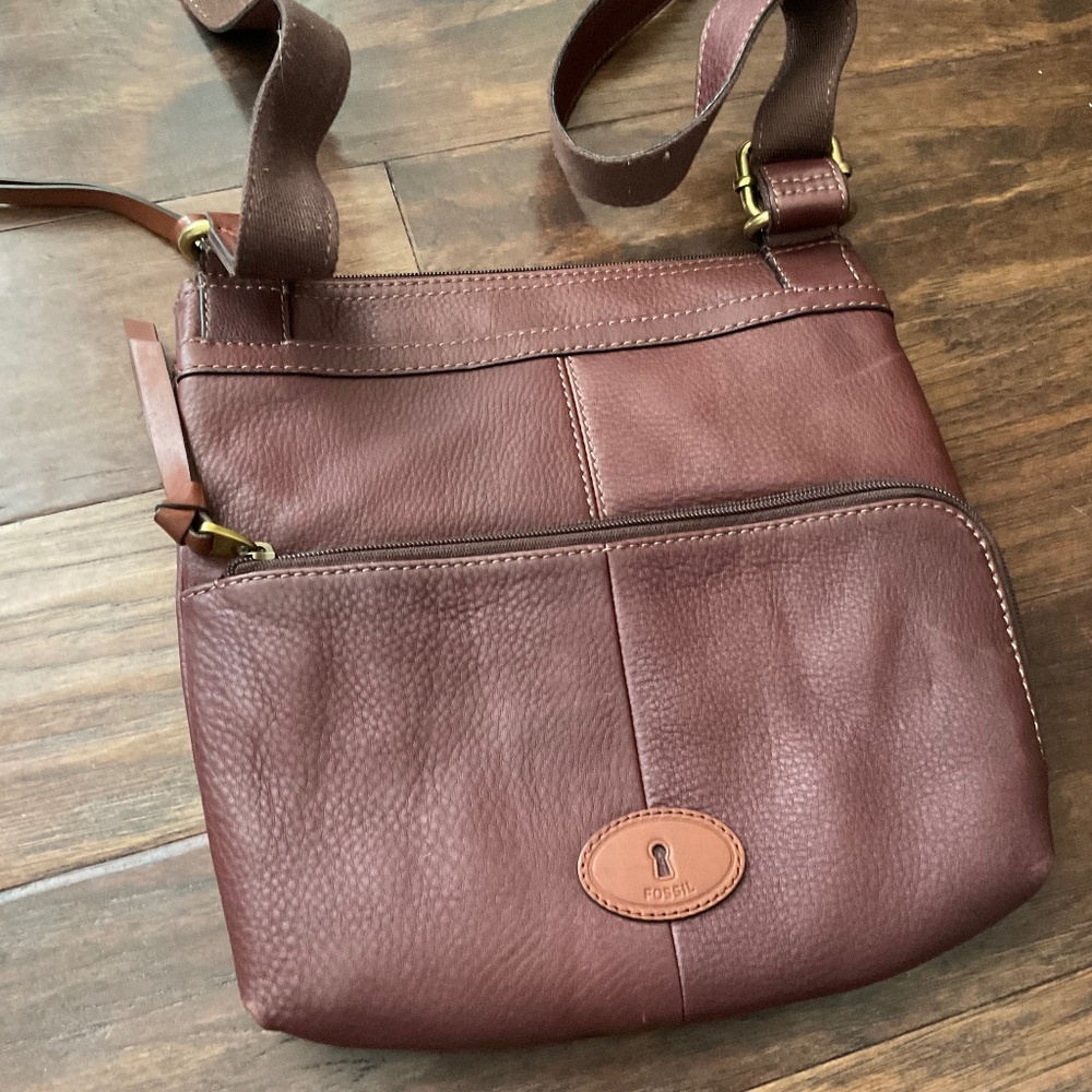 Fossil crossbody purse handbag, pebbled leather brown, great condition